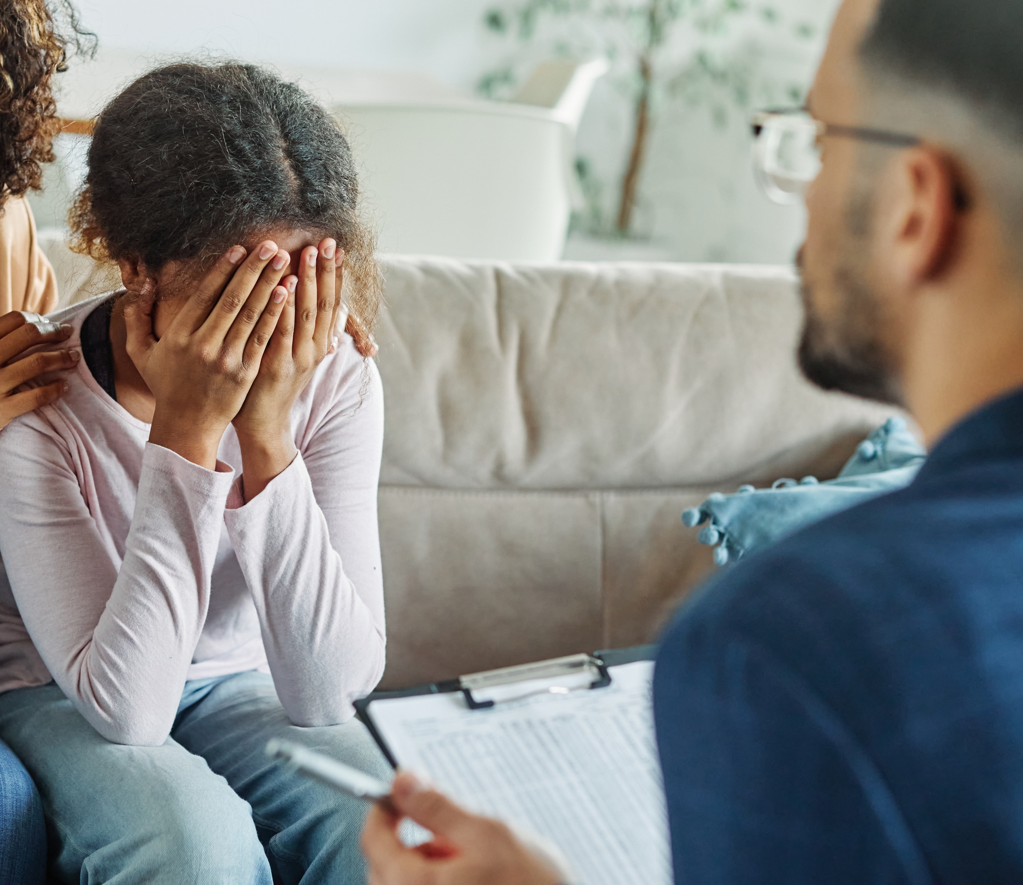 child problem mother woman family daughter therapy psychotherapy parent
